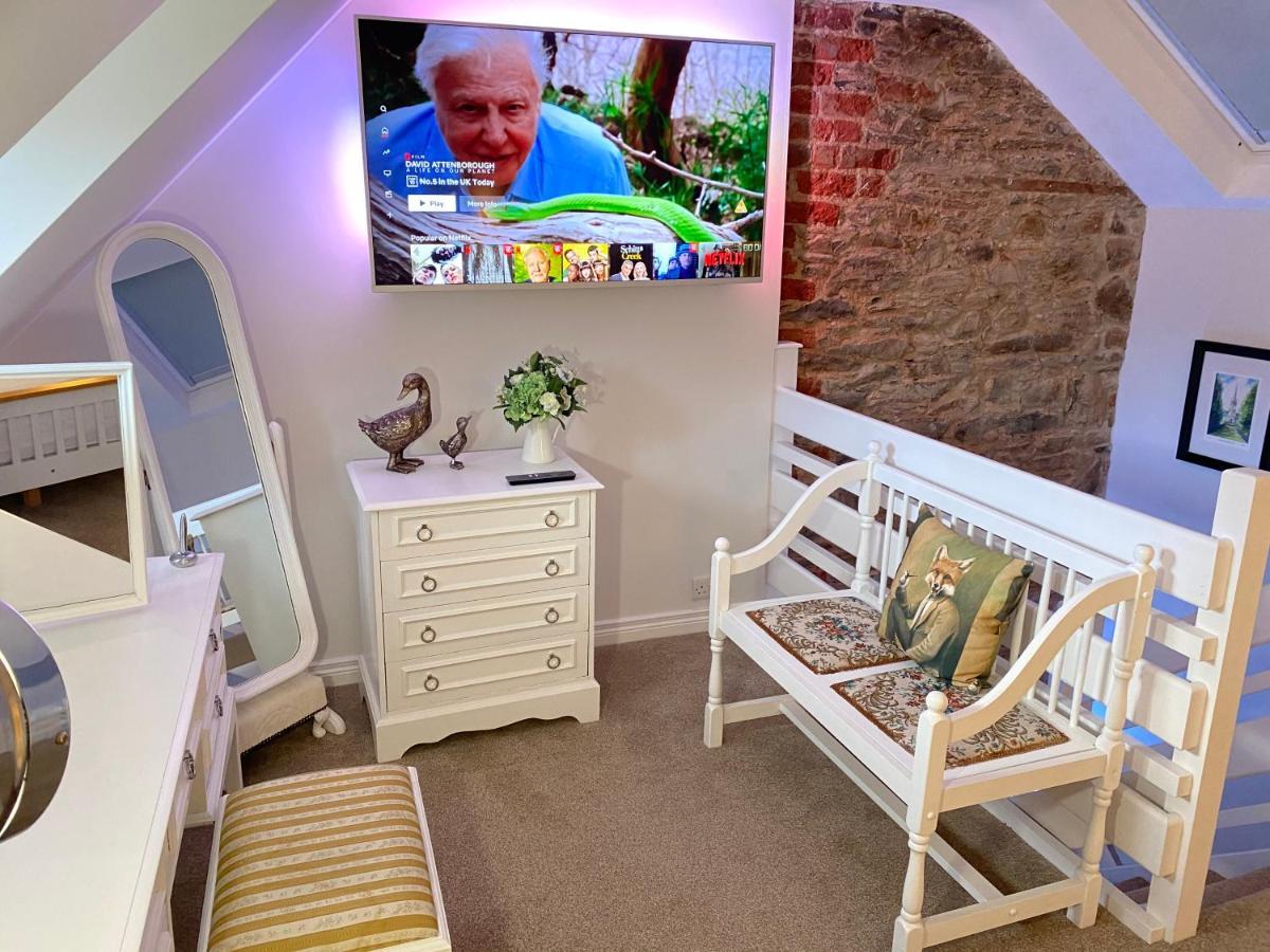 Arthur Street Guest Cottage Хилсбъро Екстериор снимка